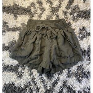 SONO Paperbag Shorts Olive Rayon Drawstring Waist Pockets Size M TWSH06